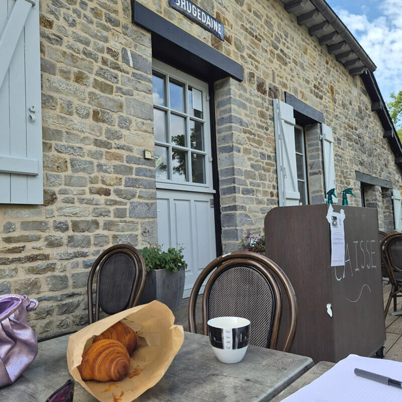 Vue de la terrasse du restaurant de la maison éclusière de Grugedaine
