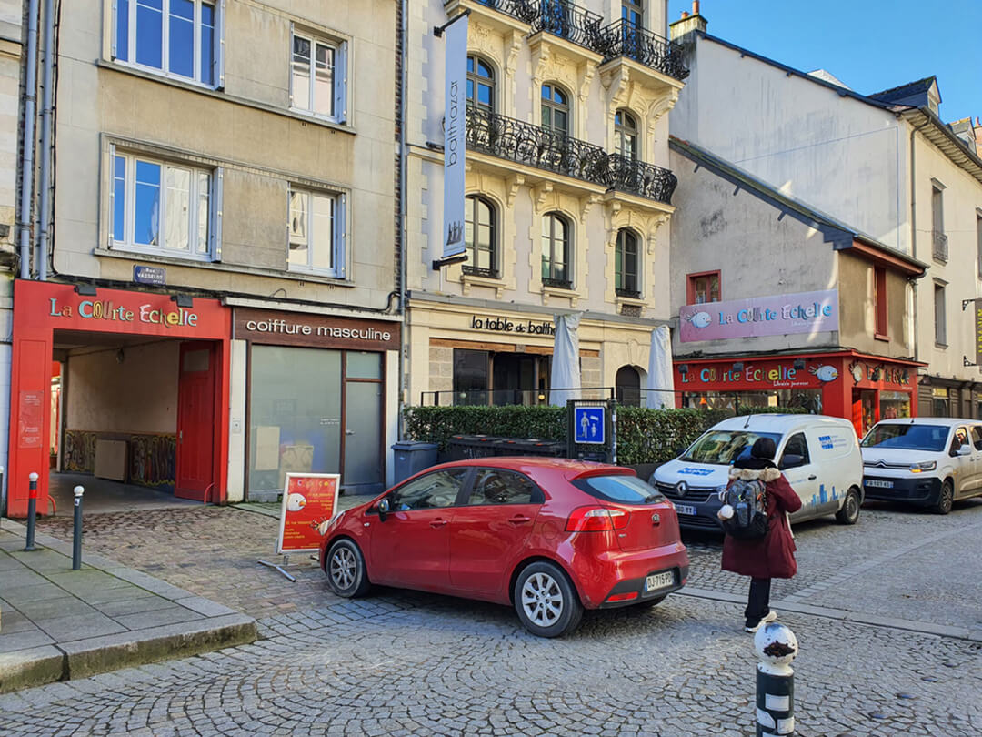 Avant travaux : fa&ccedil;ades de la librairie LA COURTE ECHELLE